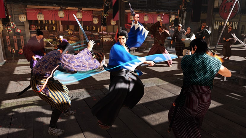 El protagonista de Like a Dragon: Ishin! se enfrenta a un grupo de enemigos con una katana y un revólver.
