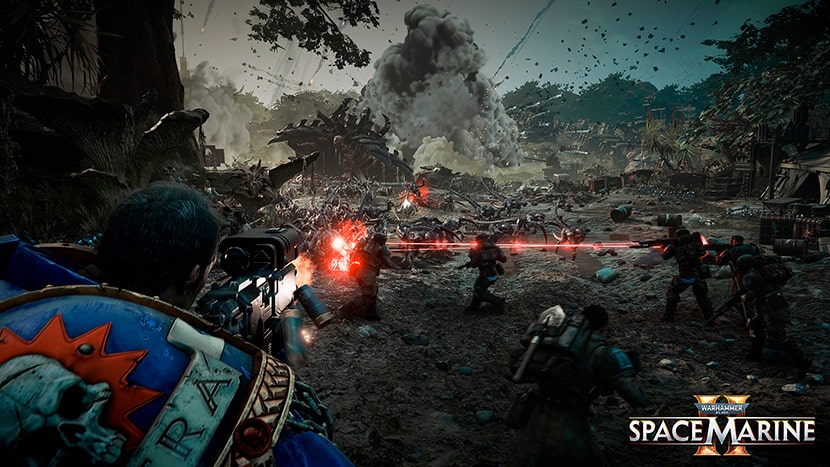 El Oficial Titus disparando a un grupo de tiránidos en Warhammer 40000: Space Marine 2.