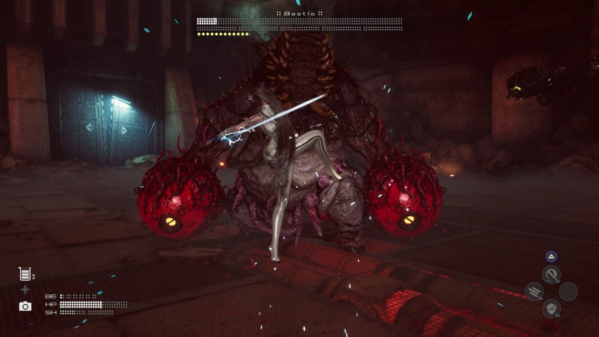 Combate contra el jefe Bestia en Stellar Blade.