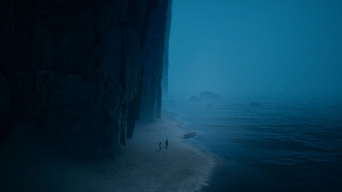 Los protagonistas de Reanimal en una playa junto a su barca